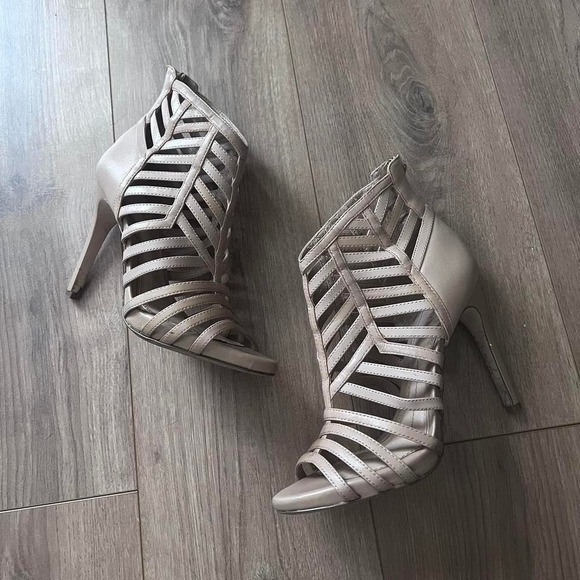 Gianni Bini Shoes - Gianni Bini Heel Size 7.5